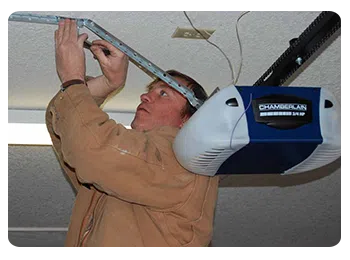 Garage Door Solution Repair Service Milwaukee, WI 262-757-4234 - sb-emergency-service